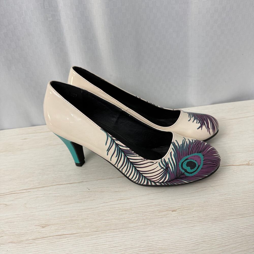 T.U.K. Peacock Feather Anti-Pop Heels Size 9